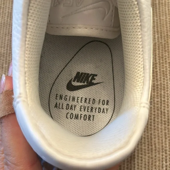 Women’s Nike Air Force 1 Sage Shoes - Picture 8 of 10